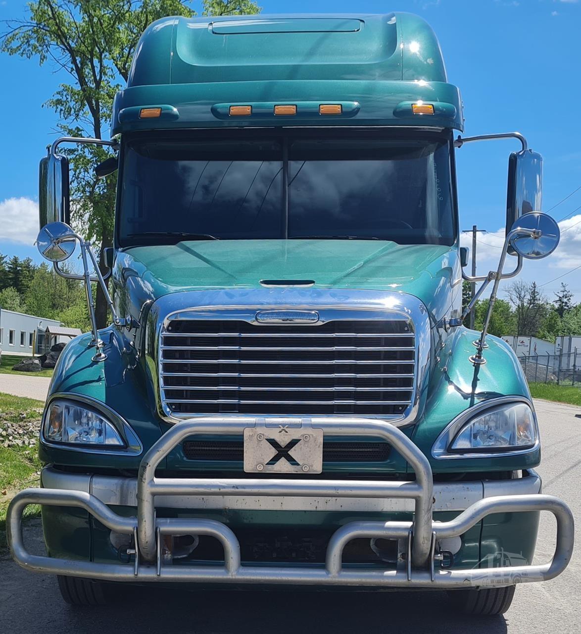 2020 Freightliner Columbia 120