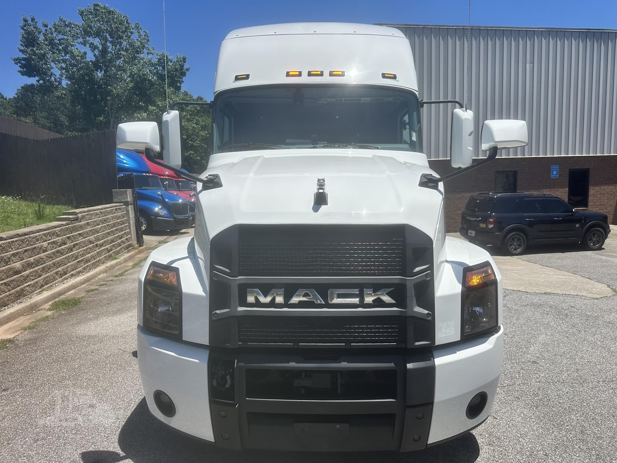 2024 Mack Anthem 64T