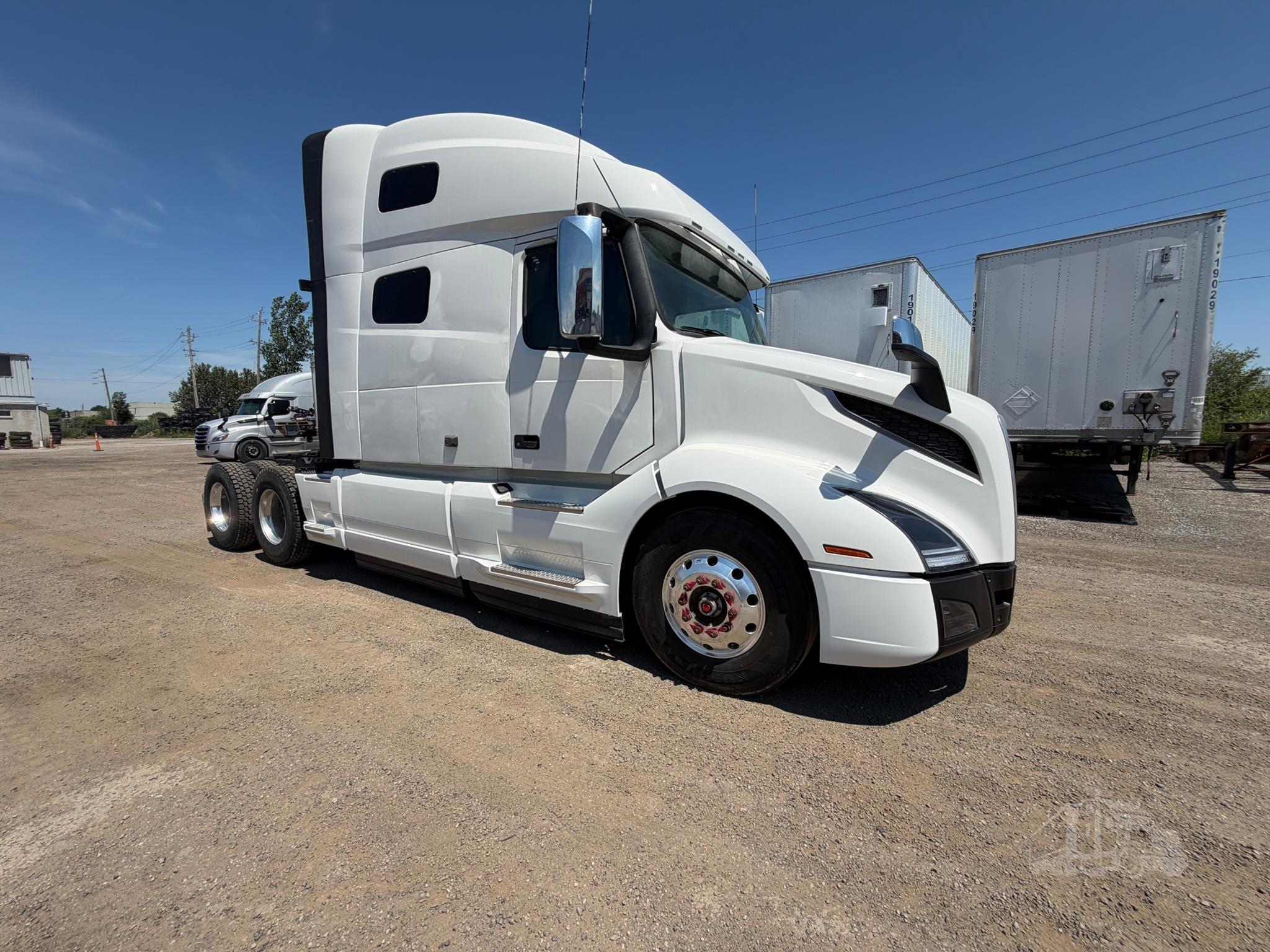 2023 Volvo VNL64T760