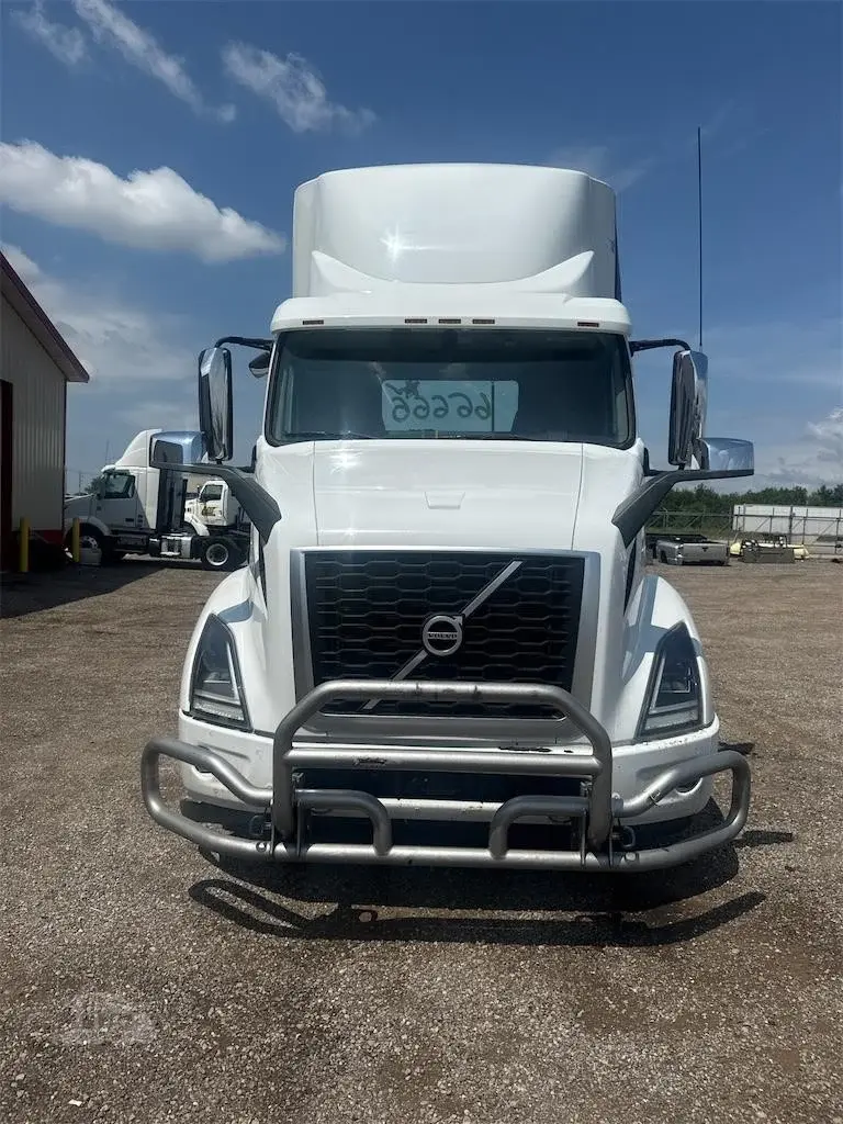 2020 Volvo VNR64T300
