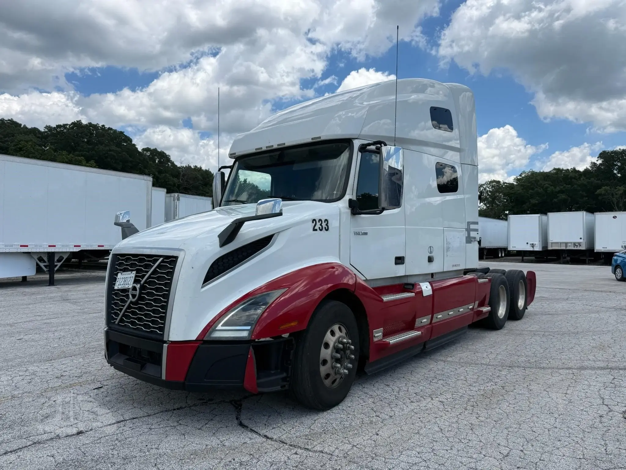 2021 Volvo VNL64T760