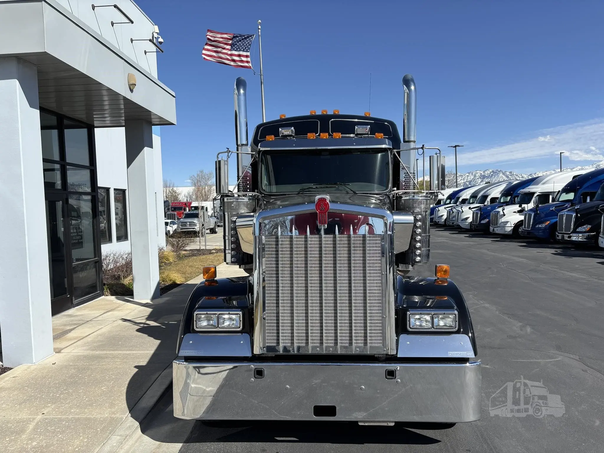 2025 Kenworth W900B