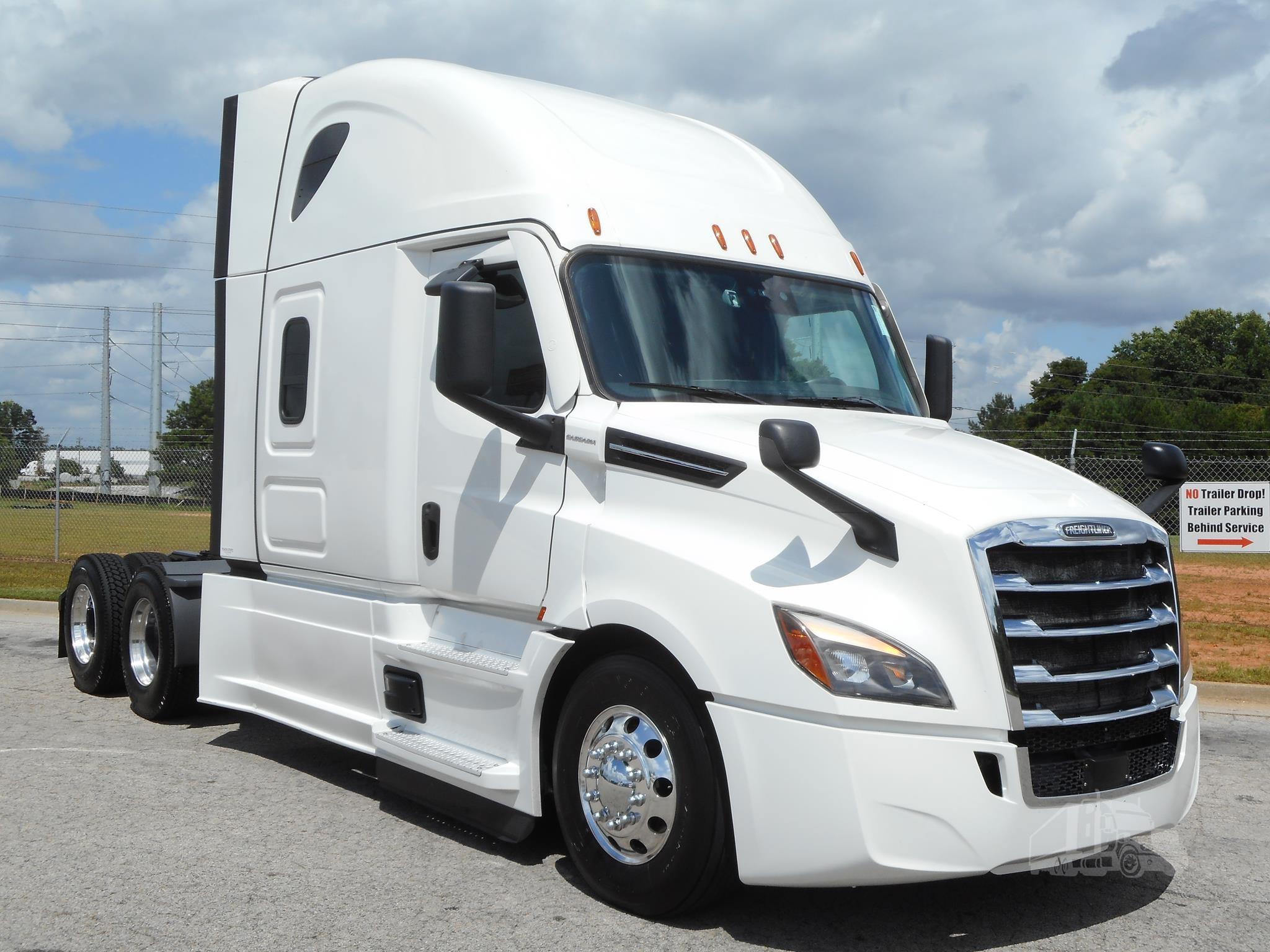 2023 Freightliner Cascadia 126
