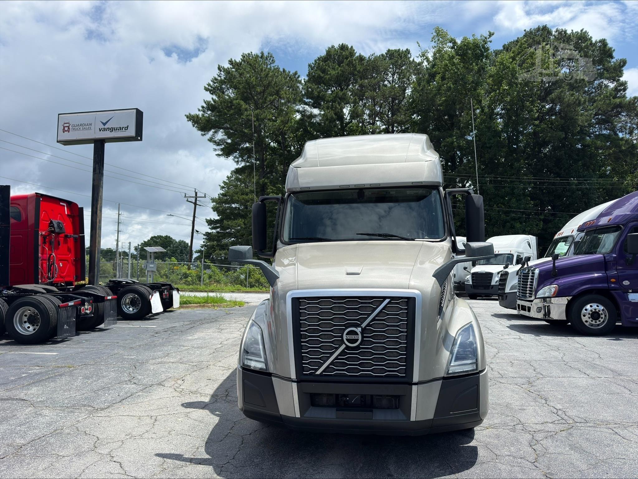 2023 Volvo VNL64T760