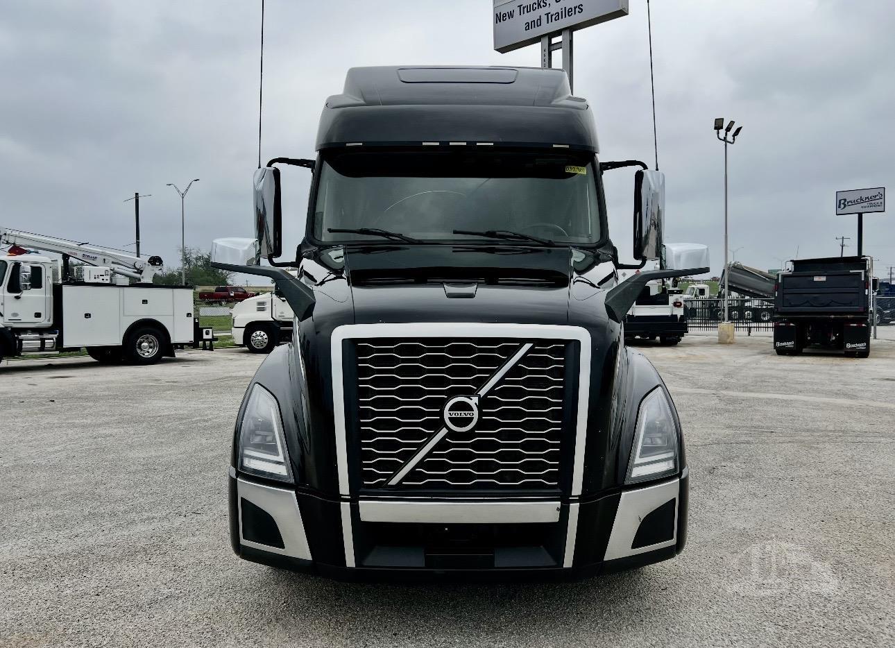 2023 Volvo VNL64T860
