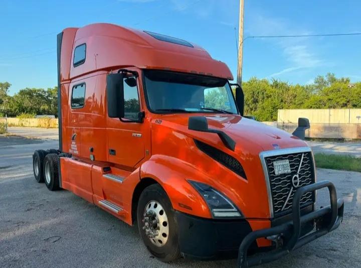2022 Volvo VNL64T860