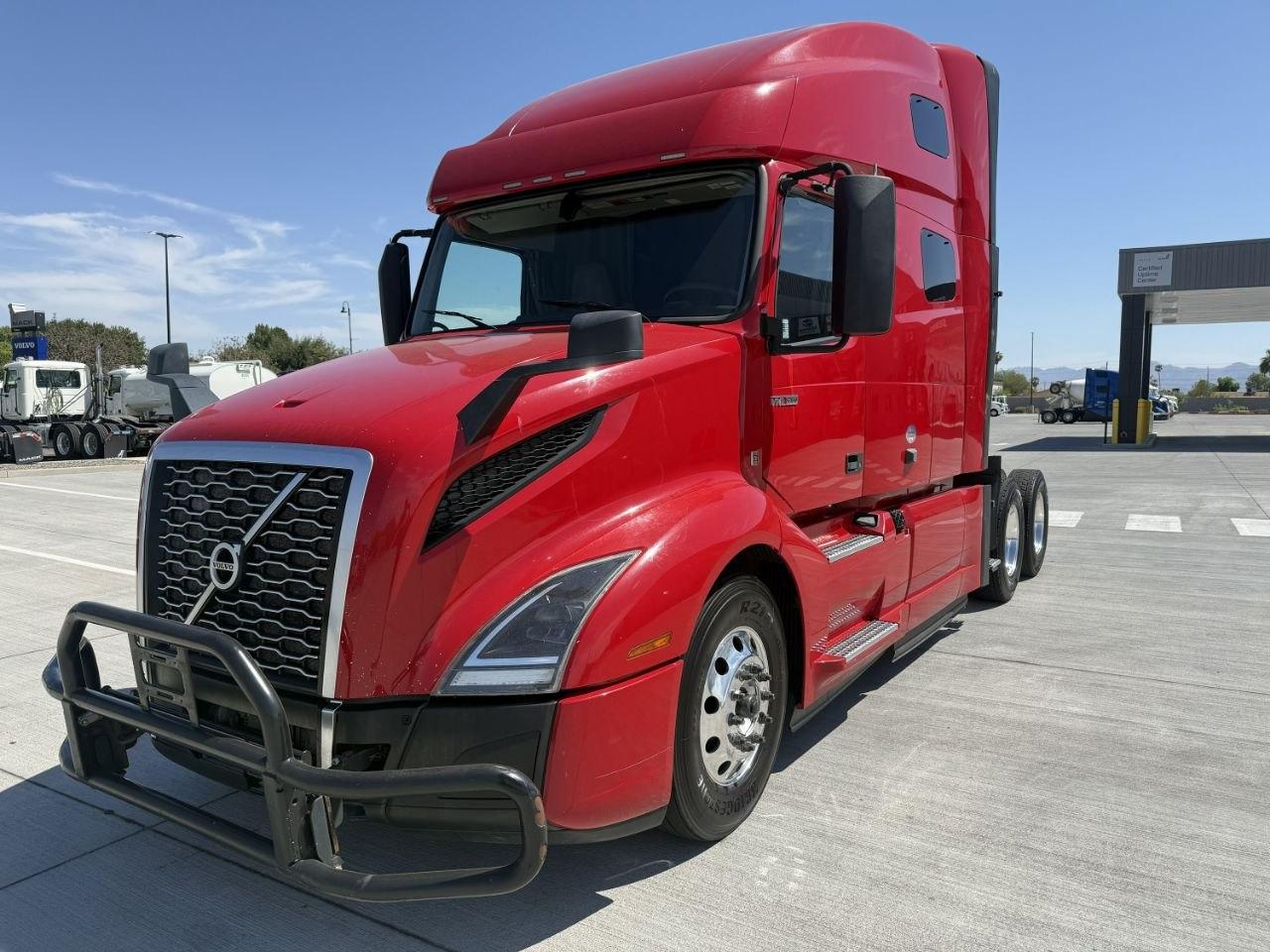 2022 Volvo VNL64T760 — Exterior